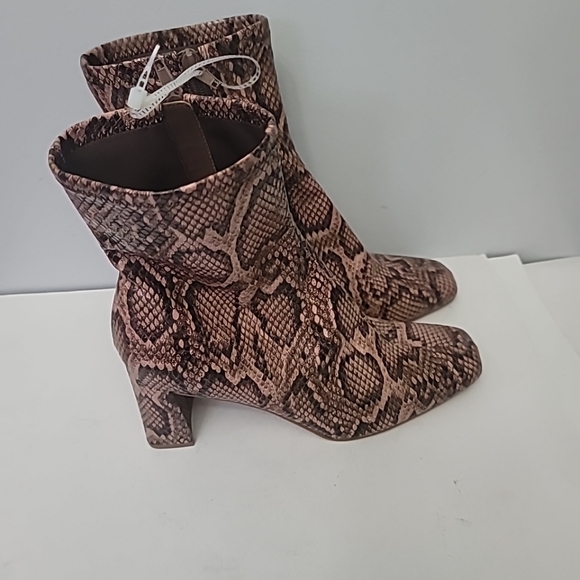 Steve Madden Harli Bootie - Picture 6 of 8